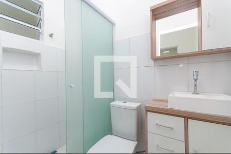 Banheiro Social de casa para alugar com 1 quarto, 55m² em Vila Ipojuca, São Paulo