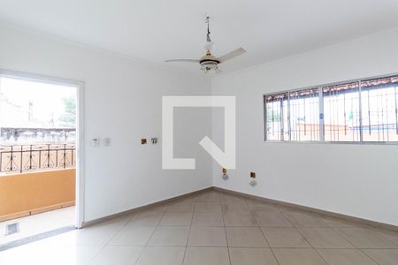 Casa para alugar com 150m², 3 quartos e 2 vagasSala