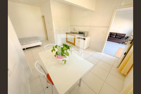 Sala de casa para alugar com 2 quartos, 78m² em Ingleses do Rio Vermelho, São José