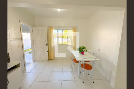 Sala de casa para alugar com 2 quartos, 78m² em Ingleses do Rio Vermelho, São José