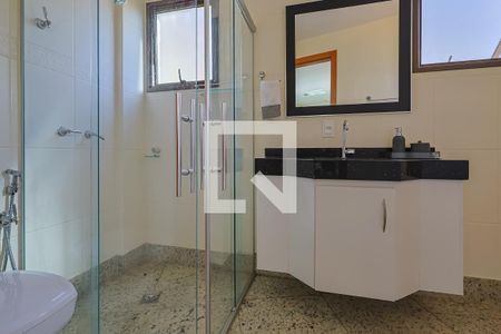 Banheiro de apartamento à venda com 4 quartos, 221m² em Silveira, Belo Horizonte