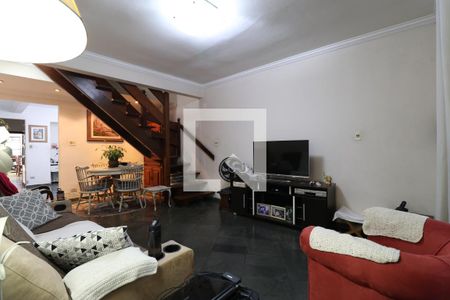 Sala de TV de casa para alugar com 2 quartos, 232m² em Vila Romana, São Paulo