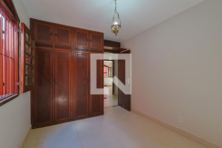 Quarto  de casa à venda com 3 quartos, 205m² em Alípio de Melo, Belo Horizonte