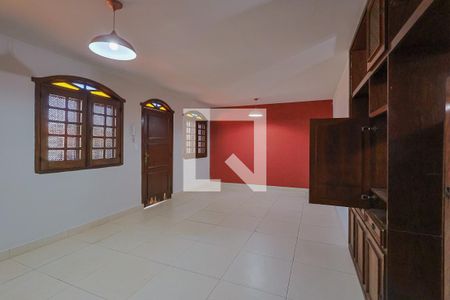 Sala de casa à venda com 3 quartos, 205m² em Alípio de Melo, Belo Horizonte
