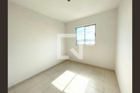 Quarto de apartamento à venda com 2 quartos, 52m² em Morro do Confisco, Contagem