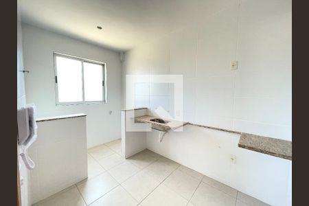 Cozinha de apartamento à venda com 2 quartos, 52m² em Morro do Confisco, Contagem