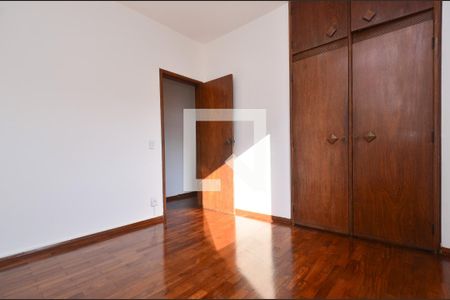 Quarto1 de casa para alugar com 4 quartos, 143m² em São Pedro, Belo Horizonte