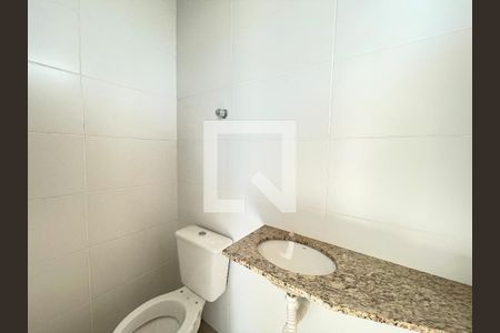 Banheiro de apartamento à venda com 2 quartos, 104m² em Morro do Confisco, Contagem