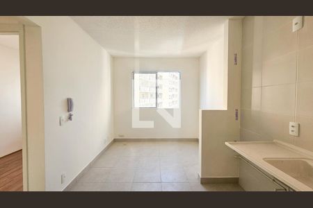 Sala / Cozinha de apartamento para alugar com 2 quartos, 36m² em Guarapiranga, São Paulo