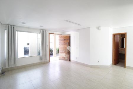 Sala 1 de casa para alugar com 4 quartos, 227m² em Tibery, Uberlândia