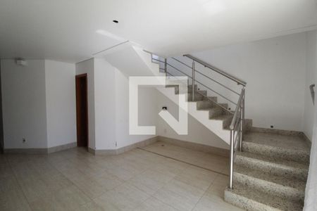 Sala 2 de casa para alugar com 4 quartos, 227m² em Tibery, Uberlândia