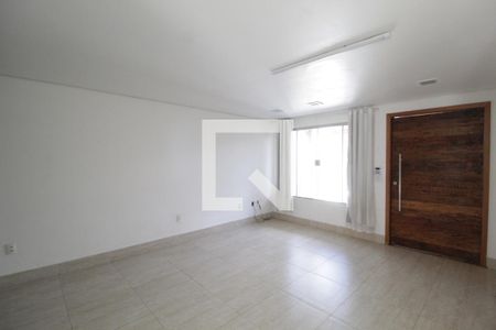 Sala 1 de casa para alugar com 4 quartos, 227m² em Tibery, Uberlândia
