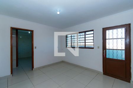 Sala de casa para alugar com 2 quartos, 80m² em Parque Sao Rafael, São Paulo