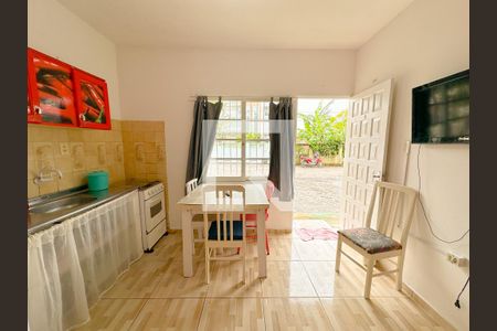 Sala/Cozinha de apartamento para alugar com 1 quarto, 40m² em Ponta das Canas, Florianópolis