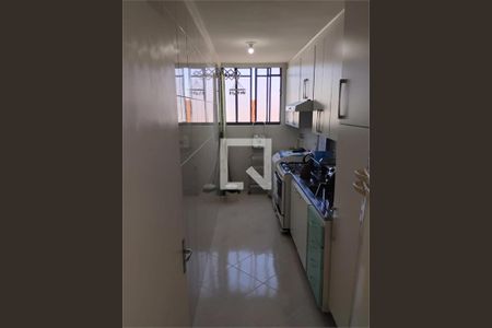 Apartamento à venda com 2 quartos, 58m² em Vila Carmosina, São Paulo