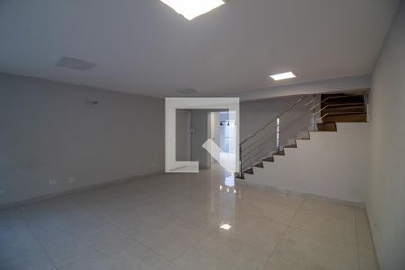 Sala de casa para alugar com 3 quartos, 168m² em Chácara Santo Antônio (zona Sul), São Paulo