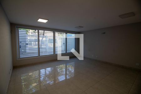 Sala de casa à venda com 3 quartos, 168m² em Chácara Santo Antônio (zona Sul), São Paulo