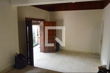 Sala de casa de condomínio à venda com 3 quartos, 200m² em Taquara, Rio de Janeiro