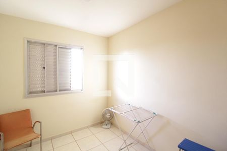 Quarto 2 de apartamento para alugar com 2 quartos, 45m² em Jaraguá, Uberlândia
