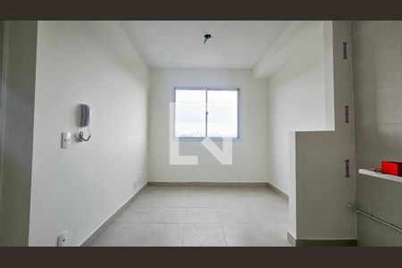 Sala / Cozinha / Area de serviço de apartamento para alugar com 2 quartos, 33m² em Socorro, São Paulo