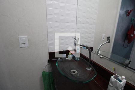 Pia banheiro da suíte 1 de casa à venda com 2 quartos, 120m² em Veleiros, São Paulo