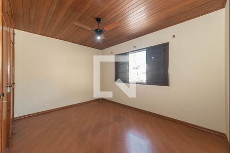 Suíte de casa para alugar com 3 quartos, 320m² em Vila Guarani (zona Sul), São Paulo