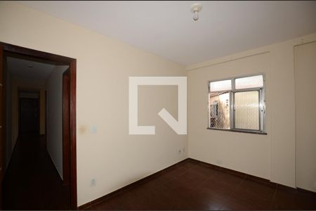 Quarto 1 de apartamento para alugar com 2 quartos, 60m² em Marechal Hermes, Rio de Janeiro
