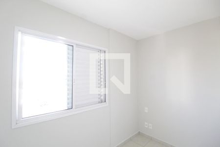 Quarto 2 de apartamento para alugar com 2 quartos, 50m² em Santa Mônica, Uberlândia