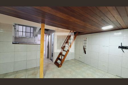 Sala de kitnet/studio para alugar com 1 quarto, 50m² em Canto do Forte, Praia Grande