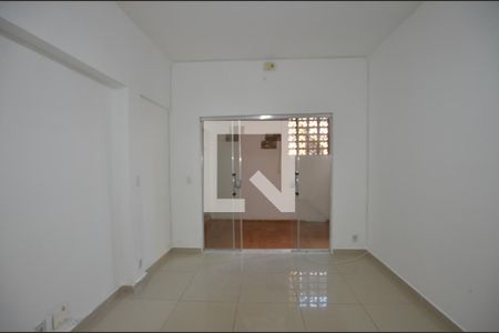Sala de casa para alugar com 2 quartos, 79m² em Vista Alegre, Rio de Janeiro