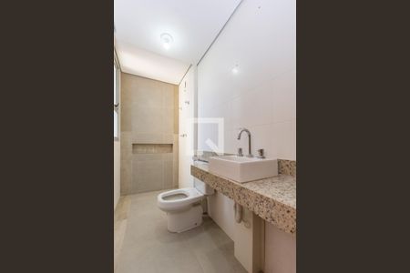 Apartamento à venda com 68m², 2 quartos e 2 vagas Apartamento à venda com 68m², 2 quartos e 2 vagasBanheiro da Suíte