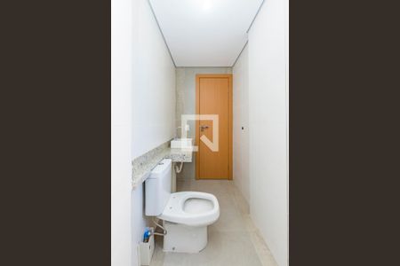 Apartamento à venda com 68m², 2 quartos e 2 vagas Apartamento à venda com 68m², 2 quartos e 2 vagasBanheiro da Suíte