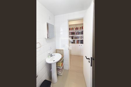 Banheiro de apartamento para alugar com 1 quarto, 58m² em São Jorge, Novo Hamburgo