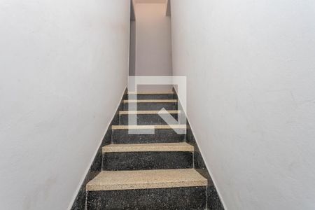 Escada  de casa à venda com 2 quartos, 100m² em Centro, Diadema