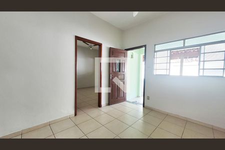 SALA de casa para alugar com 4 quartos, 300m² em Parque São Quirino, Campinas