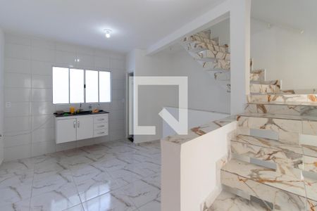 Cozinha de casa para alugar com 2 quartos, 70m² em Vila Maria Alta, São Paulo