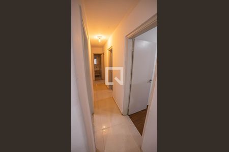 Corredor de apartamento para alugar com 3 quartos, 62m² em Vila Moraes, São Paulo