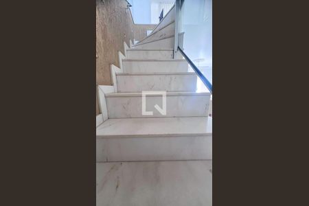 Escada de apartamento à venda com 4 quartos, 170m² em Cidade Nova, Belo Horizonte