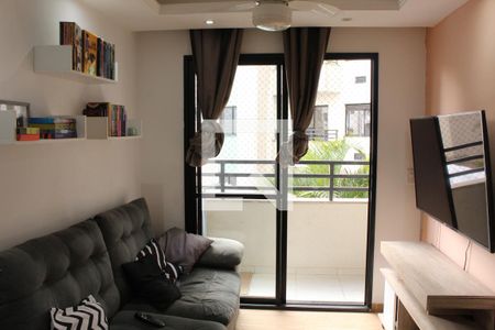 Sala de apartamento para alugar com 2 quartos, 49m² em Jardim Isis, Cotia