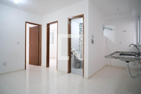 Sala/Cozinha de apartamento para alugar com 2 quartos, 38m² em Jardim Maringa, São Paulo