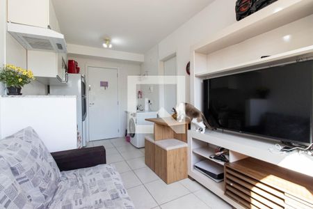 Sala, cozinha e área de serviço de apartamento para alugar com 1 quarto, 27m² em Cambuci, São Paulo