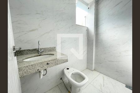 Banheiro de apartamento à venda com 2 quartos, 45m² em Planalto, Belo Horizonte