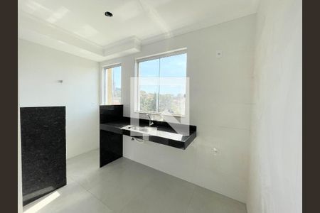 Cozinha de apartamento à venda com 2 quartos, 45m² em Planalto, Belo Horizonte