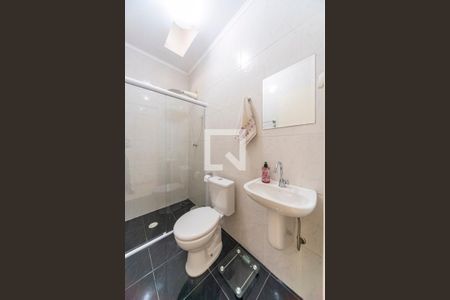 Casa à venda com 107m², 3 quartos e 2 vagas Casa à venda com 107m², 3 quartos e 2 vagasBanheiro Social