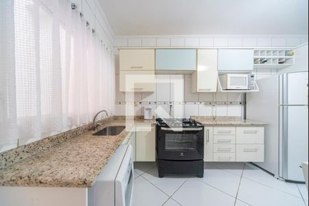 Casa à venda com 107m², 3 quartos e 2 vagas Casa à venda com 107m², 3 quartos e 2 vagasCozinha
