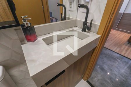 Apartamento à venda com 53m², 2 quartos e 1 vaga Apartamento à venda com 53m², 2 quartos e 1 vagaBanheiro