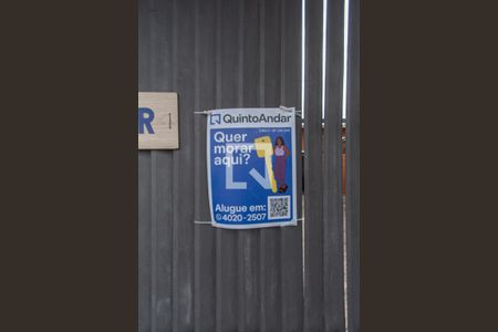 Casa para alugar com 277m², 5 quartos e NaN vagas Casa para alugar com 277m², 5 quartos e NaN vagasFachada