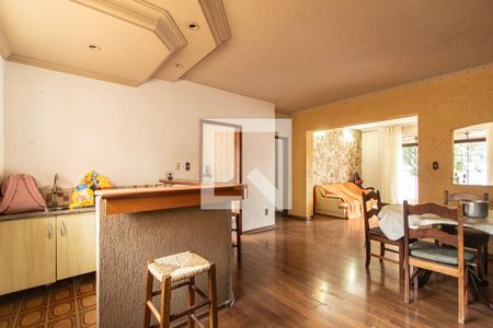 Casa para alugar com 277m², 5 quartos e NaN vagas Casa para alugar com 277m², 5 quartos e NaN vagasSala Jantar / Bar