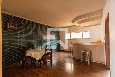 Casa para alugar com 277m², 5 quartos e NaN vagas Casa para alugar com 277m², 5 quartos e NaN vagasSala Jantar / Bar