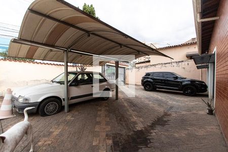 Casa para alugar com 277m², 5 quartos e NaN vagas Casa para alugar com 277m², 5 quartos e NaN vagasVagas de garagem